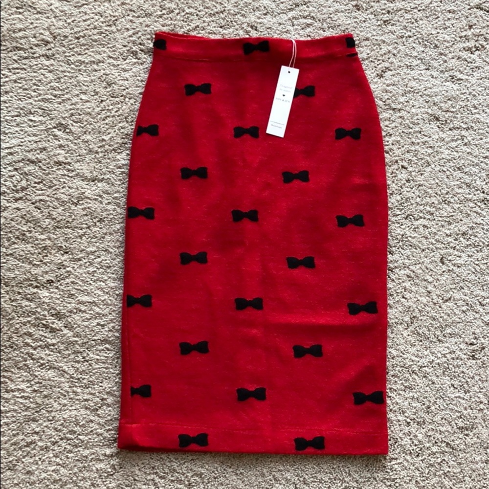 4x HOST PICK❤️1Left! Red pencil skirt w/black bows - Picture 3 of 5